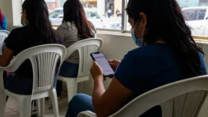 ¿Qué trámites del IMSS puedo hacer desde el celular y cuáles sí o sí piden ventanilla?